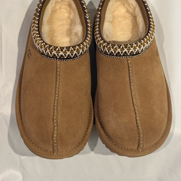 UGG Tasman Slipper/Shoe. Little Kid Size 13 in Chestnut. Like new condition! - Picture 5 of 10
